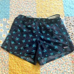Patagonia womens baggies 3” turtle print size small